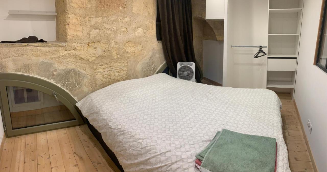 Chambre Avec Salle De Bain Et Cuisine Privee Centre Ville Historique Avec Climatisation Et Patio Bordeaux Exterior foto